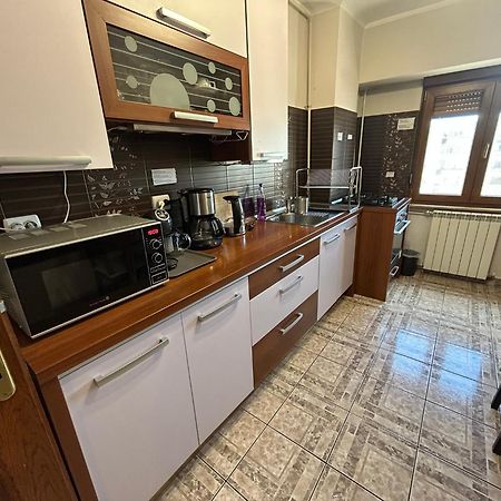 Apart. Premium Ultracentral, 3 Camere Loc Parcare. Ploieşti Kültér fotó