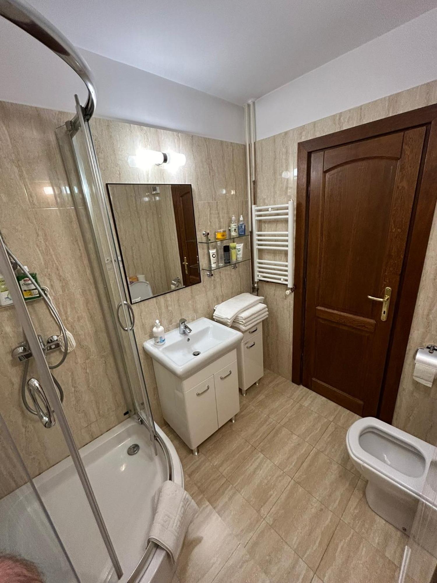 Apart. Premium Ultracentral, 3 Camere Loc Parcare. Ploieşti Kültér fotó