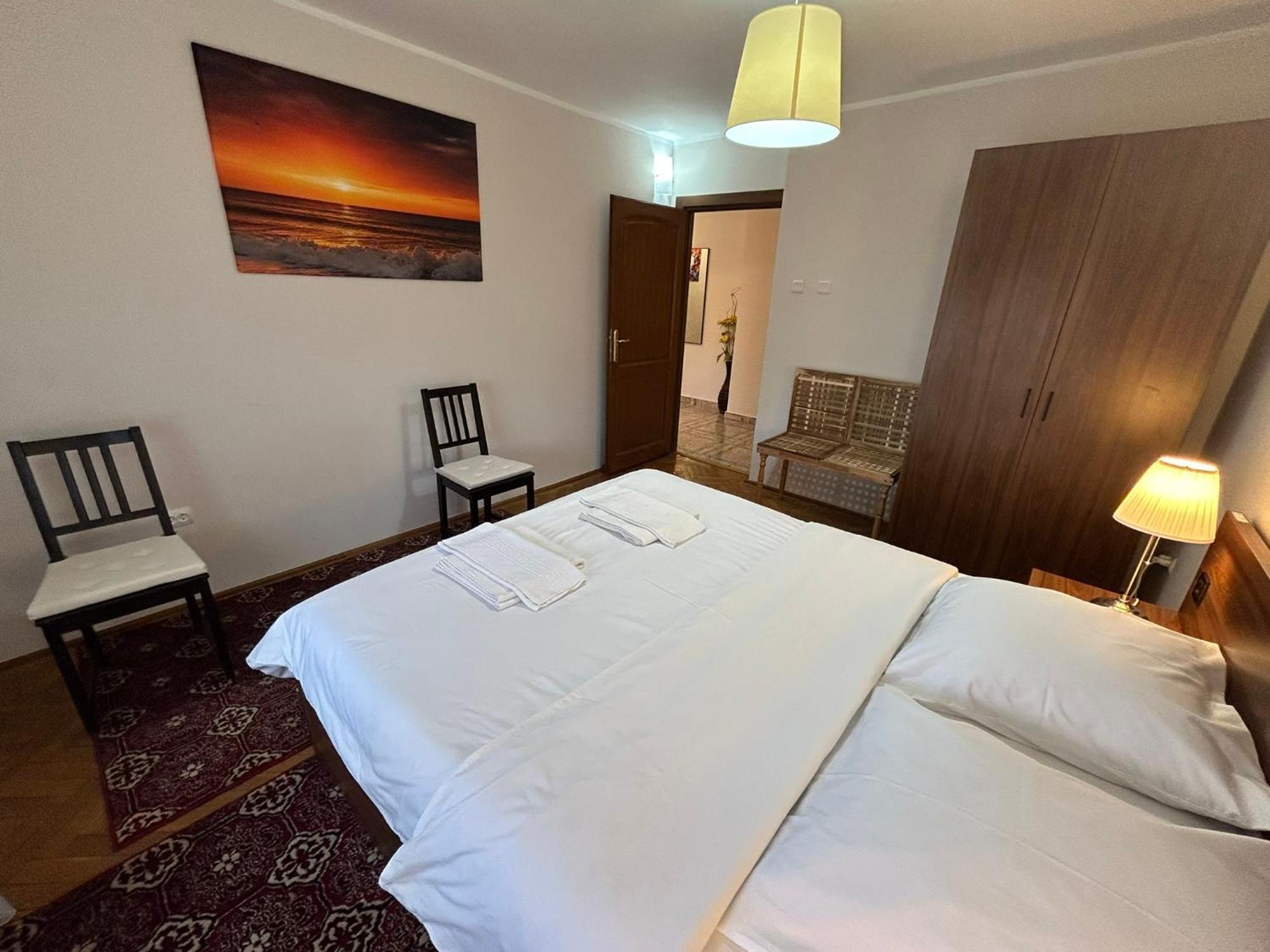 Apart. Premium Ultracentral, 3 Camere Loc Parcare. Ploieşti Kültér fotó