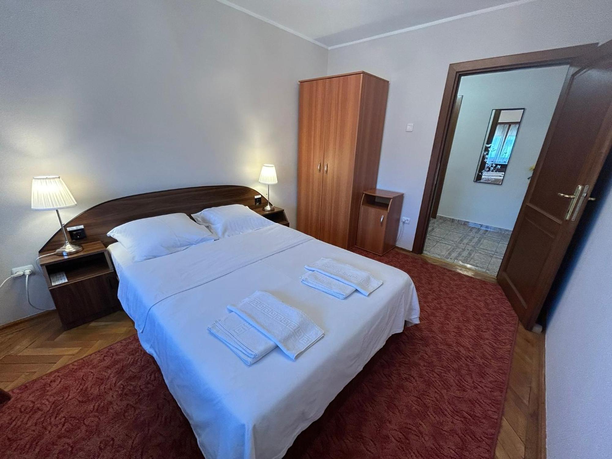 Apart. Premium Ultracentral, 3 Camere Loc Parcare. Ploieşti Kültér fotó